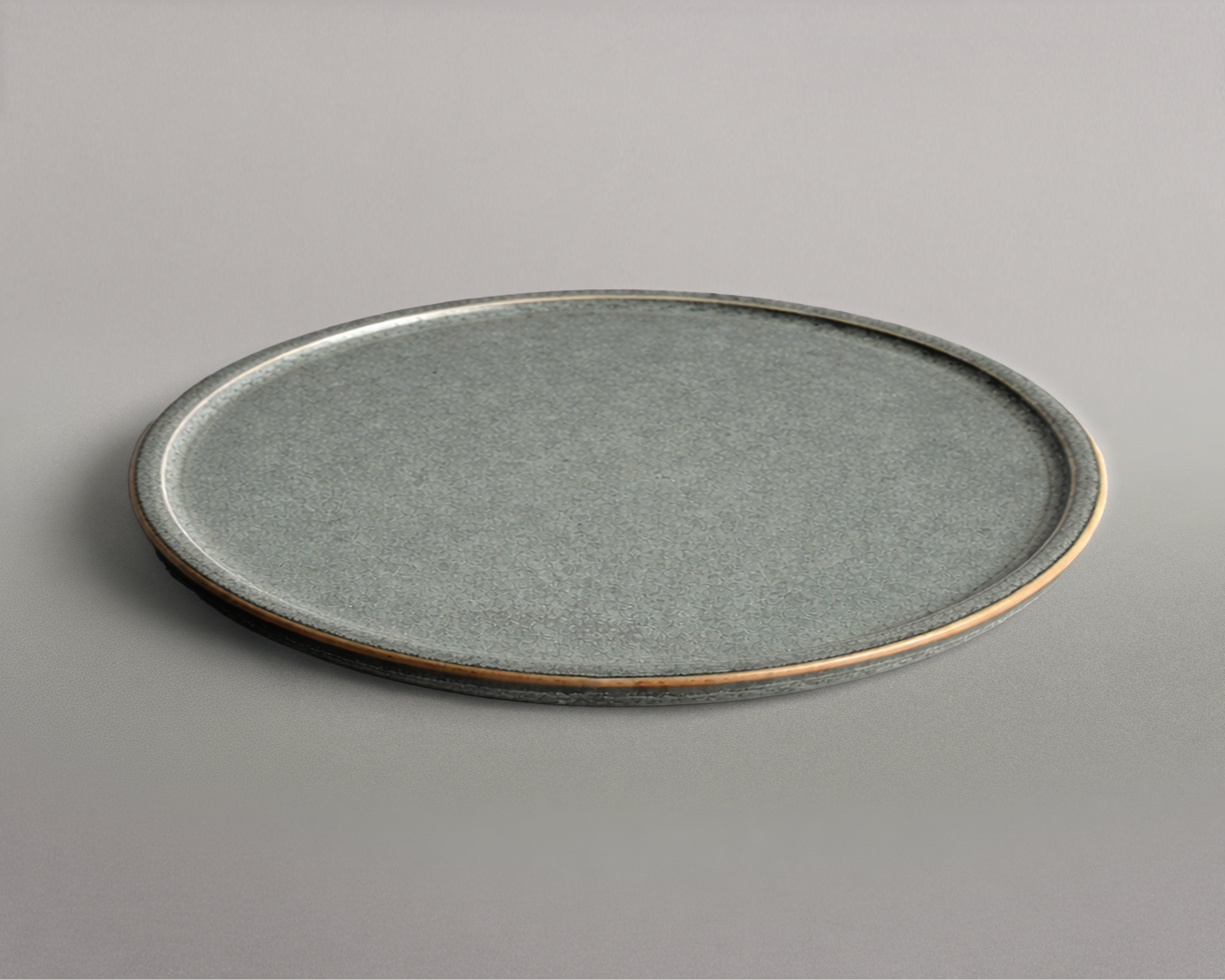 Grande assiette à bord plat — Émail lichen gris