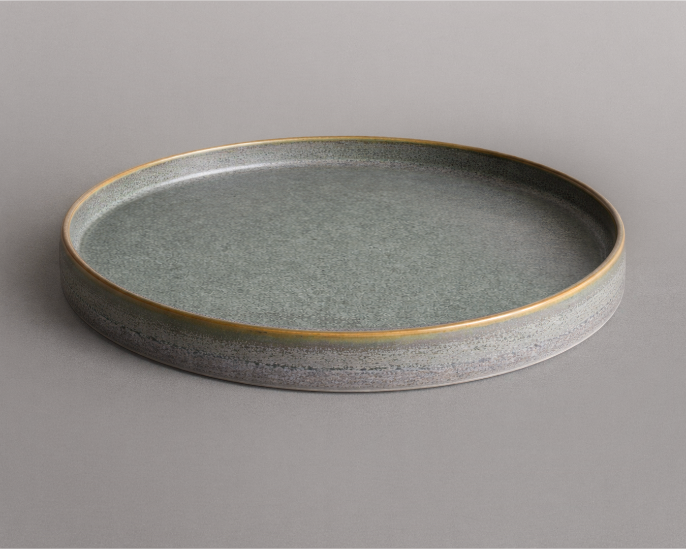 Grande assiette à bord droit — Émail lichen gris
