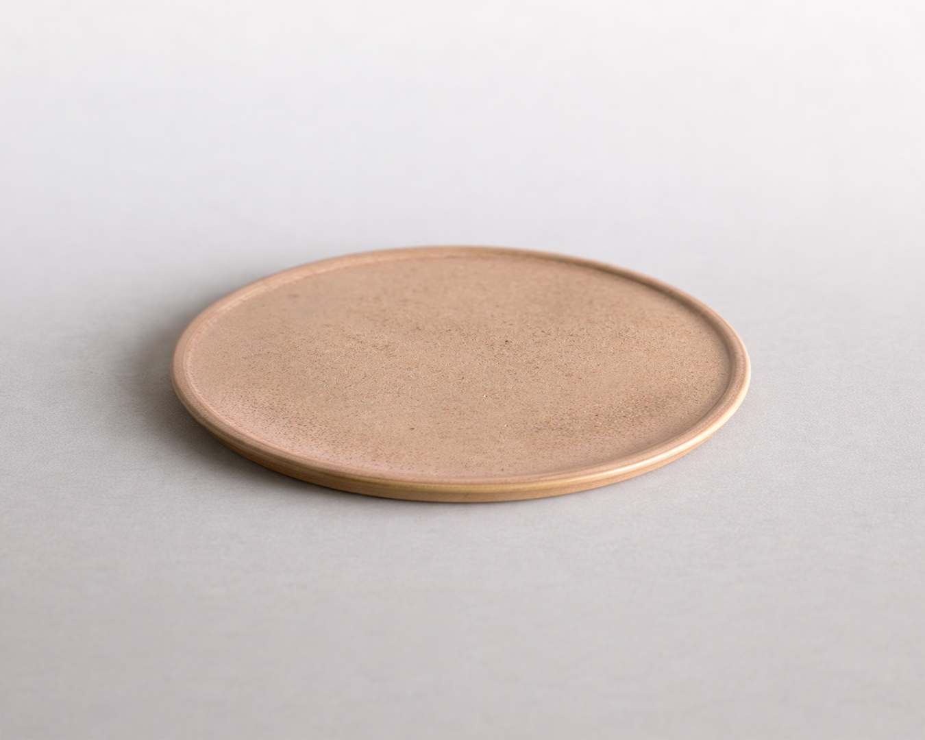 Petite assiette à bord plat — Émail sable rosé