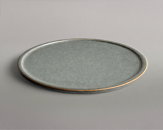 Grande assiette à bord plat — Émail lichen gris